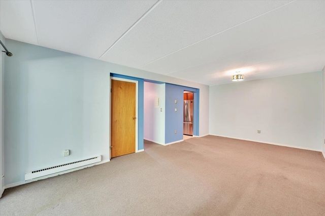 125 Kennedy Dr Apt 35, South Burlington, VT 05403