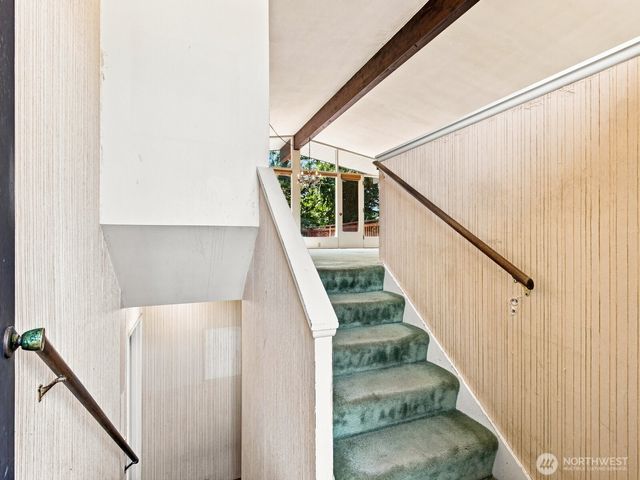 17805 NE 9th Street, Bellevue, WA 98008
