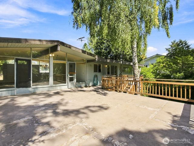 17805 NE 9th Street, Bellevue, WA 98008