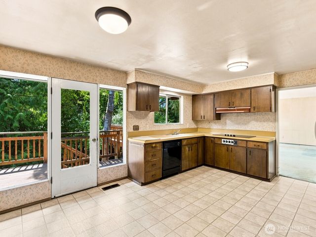 17805 NE 9th Street, Bellevue, WA 98008