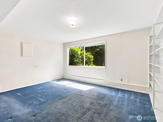 17805 NE 9th Street, Bellevue, WA 98008