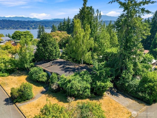17805 NE 9th Street, Bellevue, WA 98008