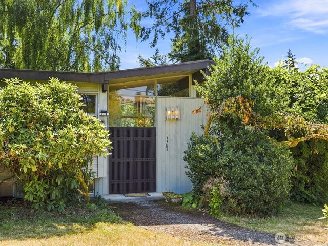 17805 NE 9th Street, Bellevue, WA 98008