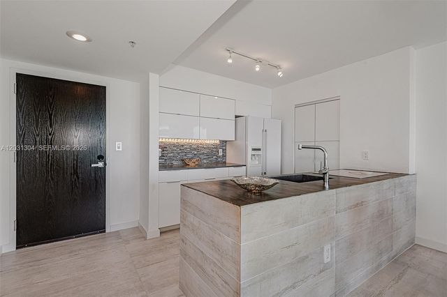 90 Alton Rd 2506, Miami Beach, FL 33139