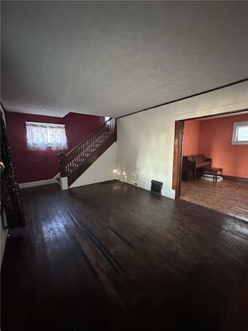 1023 Beckford St, New Castle, PA 16101