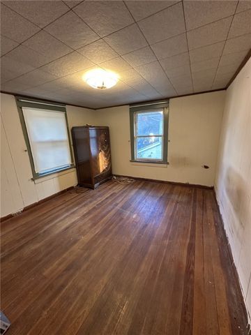 1023 Beckford St, New Castle, PA 16101