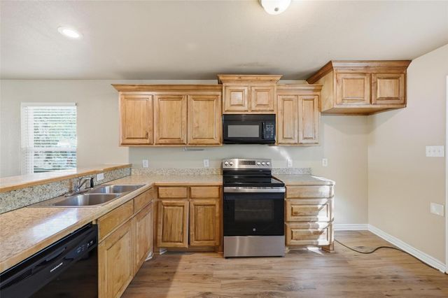 728 W Walker Street, Denison, TX 75020