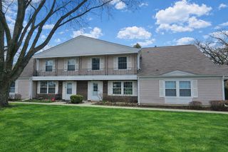 134 Bright Oaks Circle 134, Cary, IL 60013