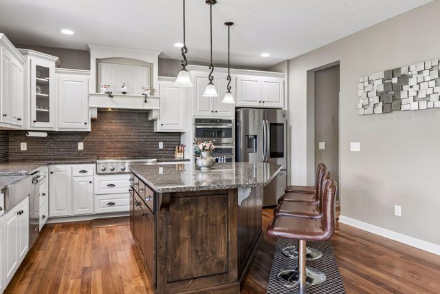 3604 Sawgrass Trail S, Eagan, MN 55123