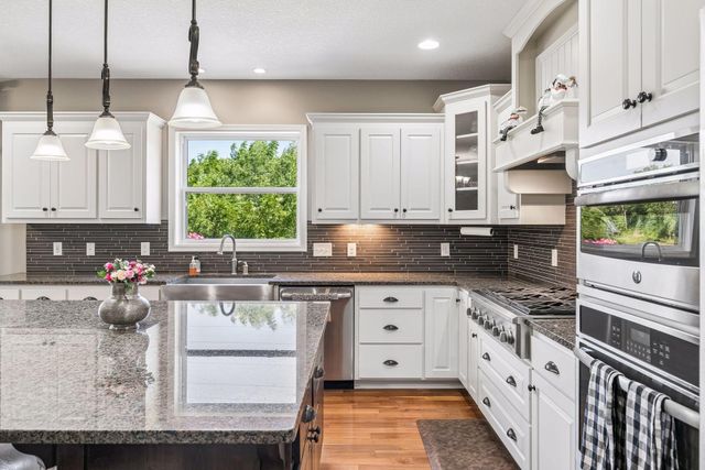 3604 Sawgrass Trail S, Eagan, MN 55123