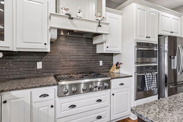 3604 Sawgrass Trail S, Eagan, MN 55123