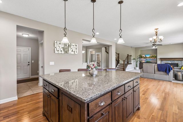 3604 Sawgrass Trail S, Eagan, MN 55123