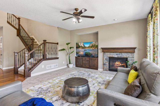 3604 Sawgrass Trail S, Eagan, MN 55123