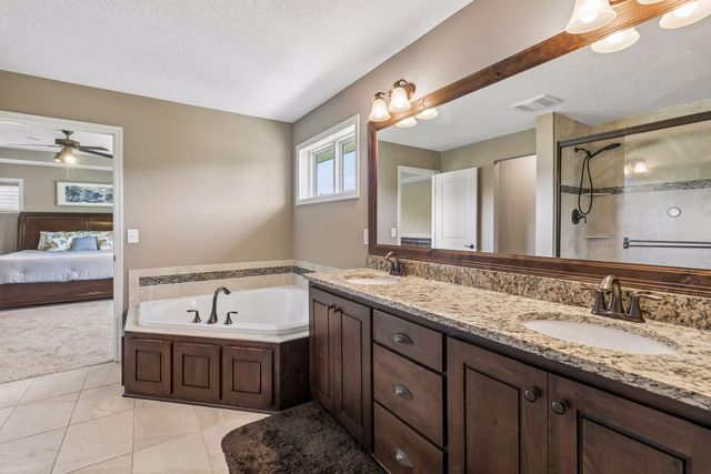 3604 Sawgrass Trail S, Eagan, MN 55123