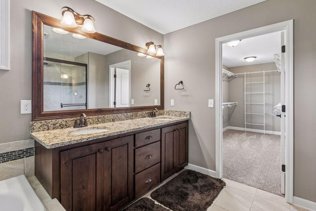 3604 Sawgrass Trail S, Eagan, MN 55123