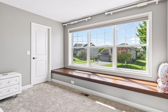 3604 Sawgrass Trail S, Eagan, MN 55123