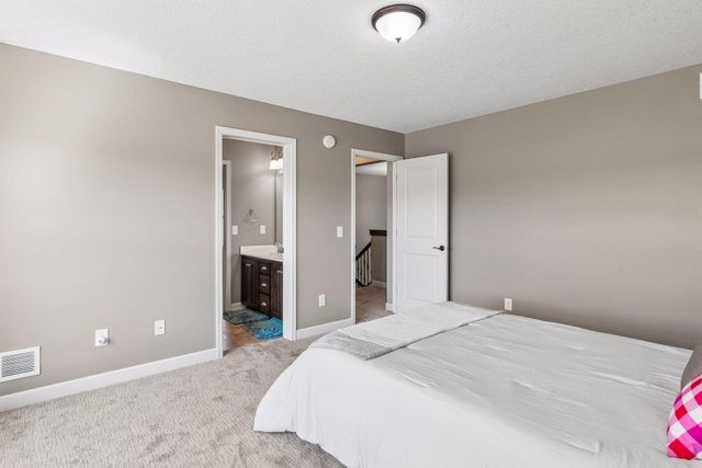 3604 Sawgrass Trail S, Eagan, MN 55123