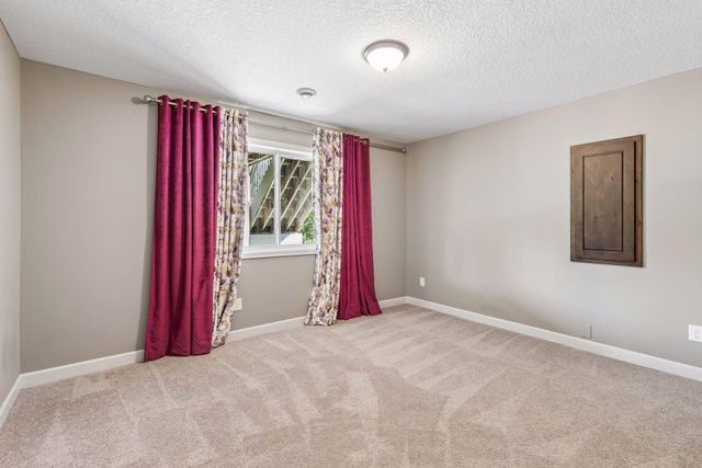 3604 Sawgrass Trail S, Eagan, MN 55123