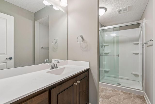 3604 Sawgrass Trail S, Eagan, MN 55123