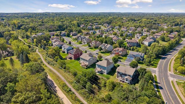 3604 Sawgrass Trail S, Eagan, MN 55123