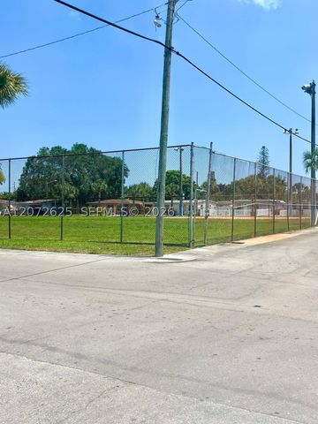 15350 NE 14th Ct, North Miami Beach, FL 33162