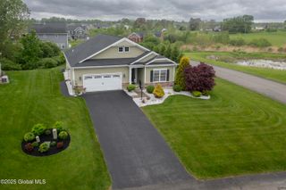 2 Julia Circle, Halfmoon, NY 12118