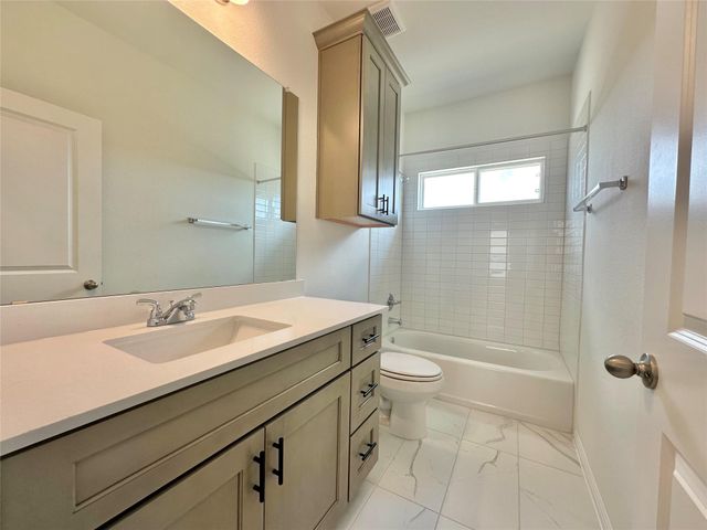 404 Young ST, Buda, TX 78610