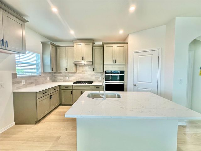 404 Young ST, Buda, TX 78610