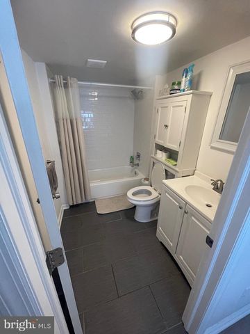 725 NEWTON, Barrington, NJ 08007