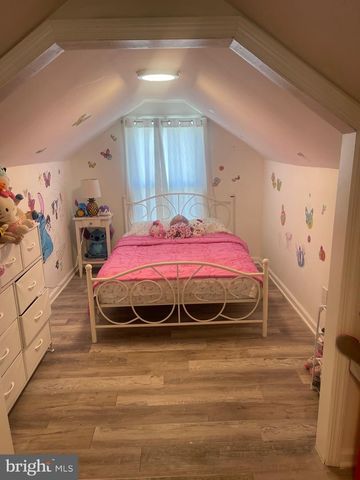 725 NEWTON, Barrington, NJ 08007