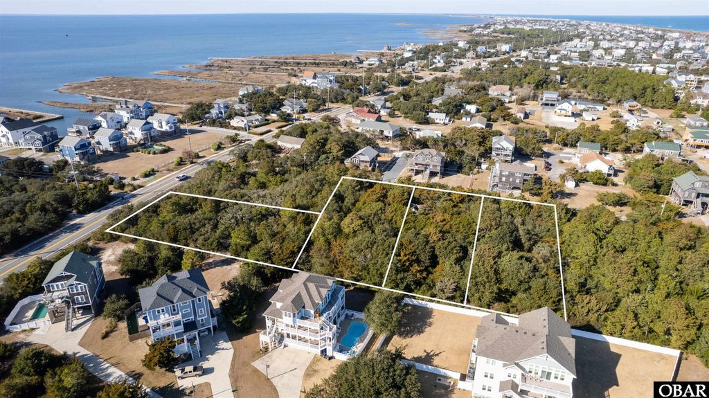 Image 5 of property listing at 27214 Ocean Spray Road, Salvo, NC 27972