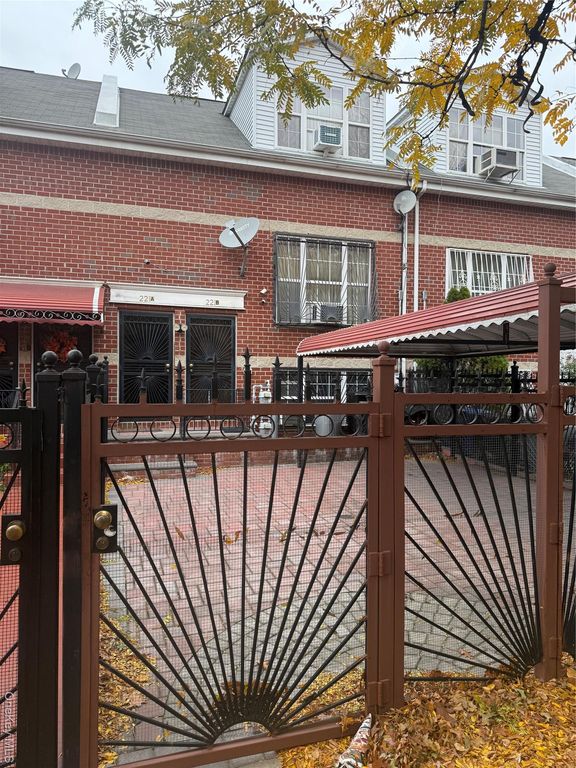 221 Macdougal Street, Brooklyn, NY 11233