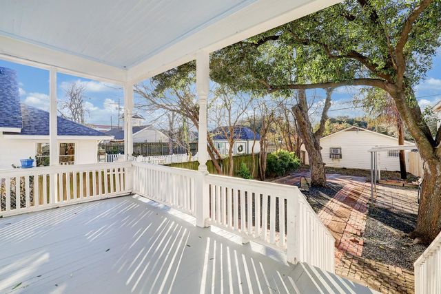 1229 Heights Boulevard Unit B, Houston, TX 77008