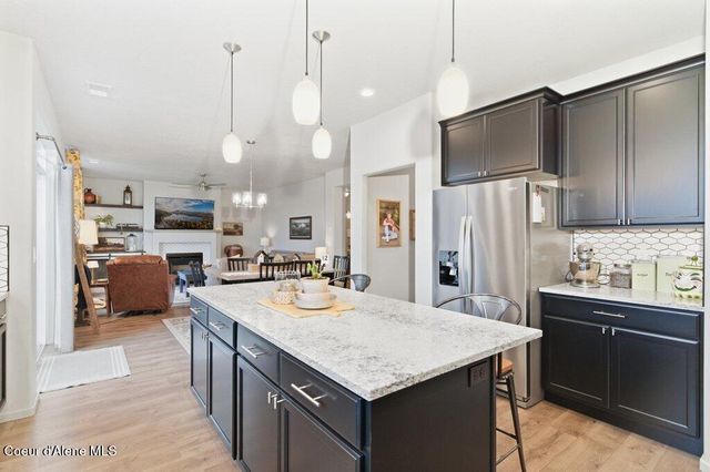 880 E Allenby Ct, Post Falls, ID 83854