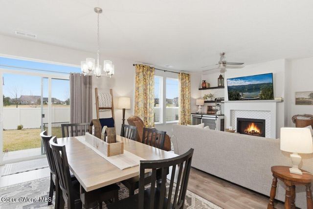 880 E Allenby Ct, Post Falls, ID 83854