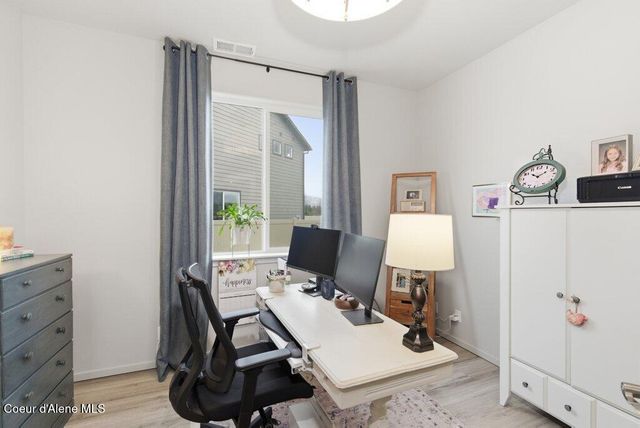 880 E Allenby Ct, Post Falls, ID 83854