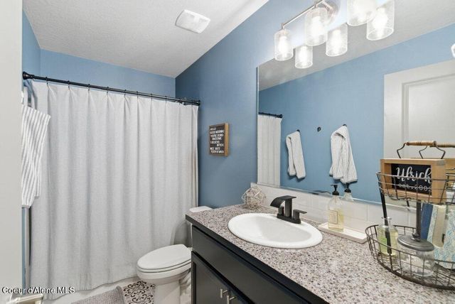 880 E Allenby Ct, Post Falls, ID 83854