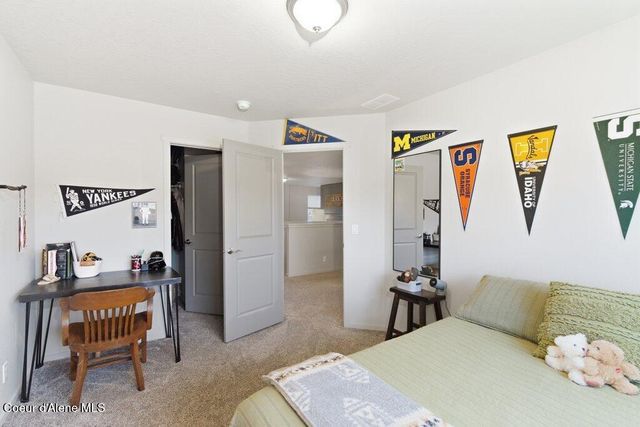 880 E Allenby Ct, Post Falls, ID 83854