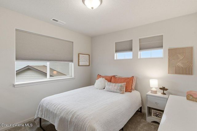 880 E Allenby Ct, Post Falls, ID 83854