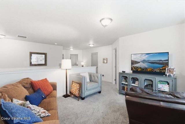 880 E Allenby Ct, Post Falls, ID 83854