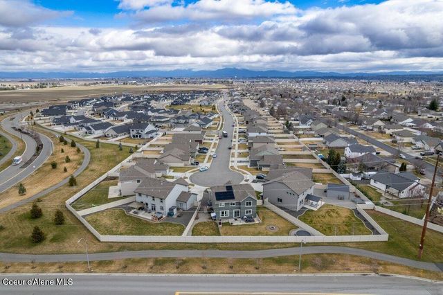 880 E Allenby Ct, Post Falls, ID 83854