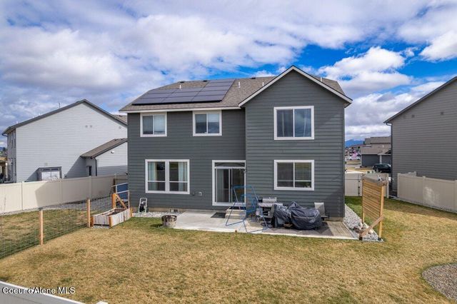 880 E Allenby Ct, Post Falls, ID 83854