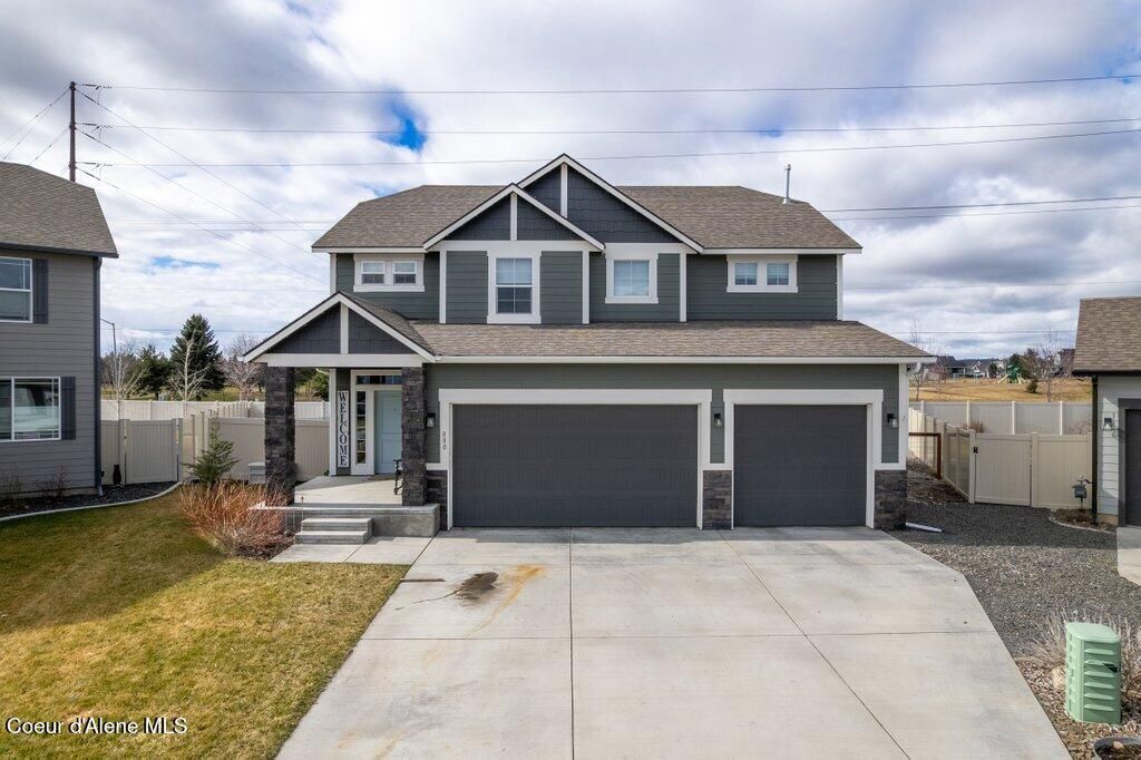 880 E Allenby Ct, Post Falls, ID 83854