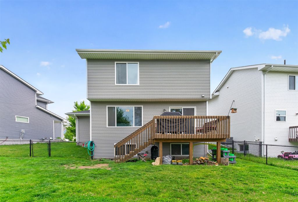 161 Aspen Drive, Norwalk, IA 50211