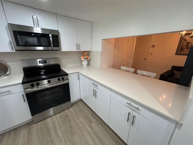 7040 Coral Way 502, Miami, FL 33155