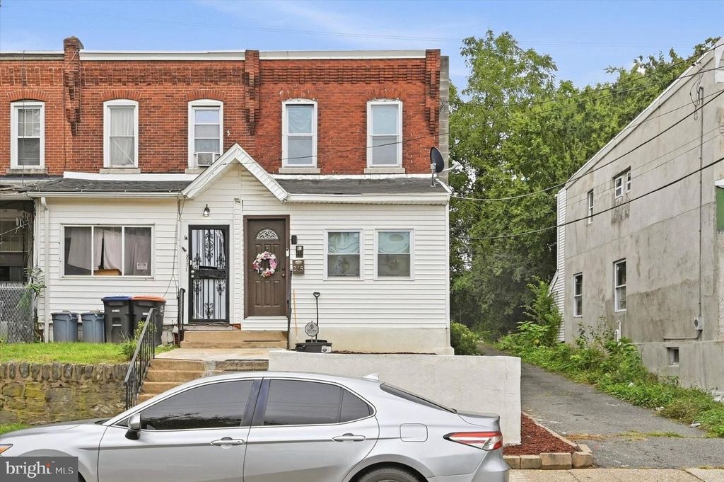 215 E 13TH, Chester, PA 19013 — exterior