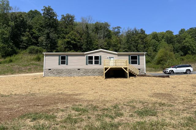 825 Gaulden Hollow Rd, Lafayette, TN 37083