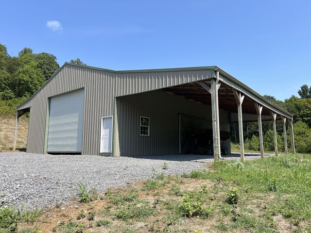 825 Gaulden Hollow Rd, Lafayette, TN 37083