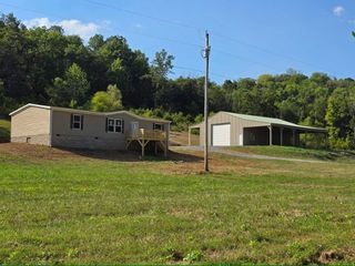 825 Gaulden Hollow Rd, Lafayette, TN 37083