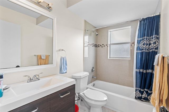 1830 N Lauderdale Avenue 4207, North Lauderdale, FL 33068